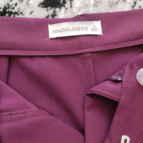 Pantelona new in burgundy color, size small