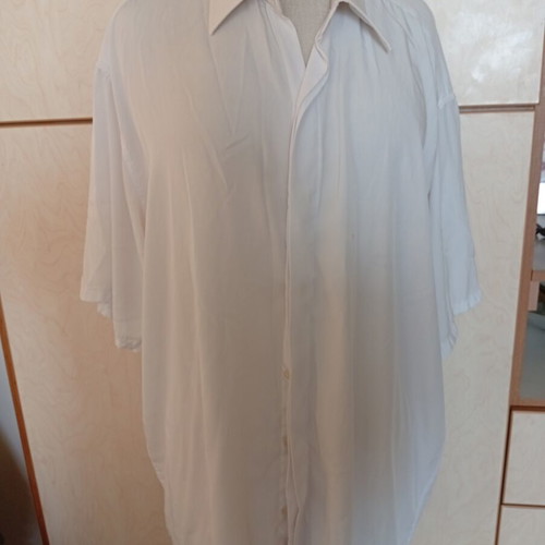 Empire white shirt large, like new, loose fit