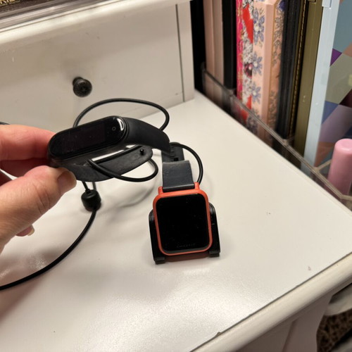 Smart watches used, functional, old, set of two