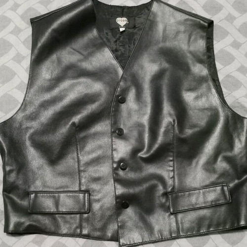 Leather vest like new, black, size L