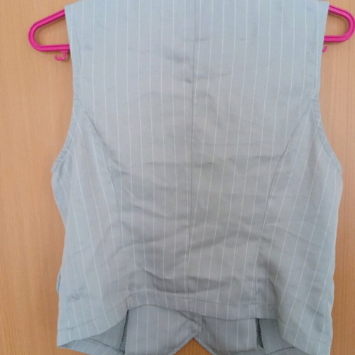 Women's grey vest like new with white stripe, size S/M