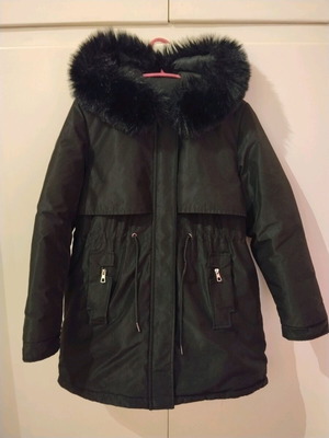 Parka black medium waterproof like new with fur lining