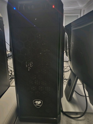 Gaming PC Ryzen 7 8-Core με GTX 1650 Super και οθόνη Dell 24 ίντσες σαν καινούργιο