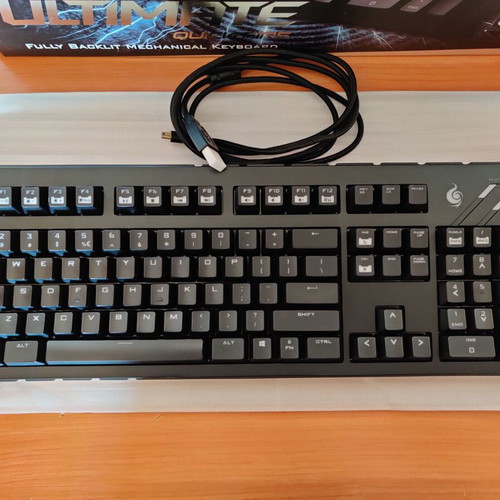 CM Storm QuickFire Ultimate gaming keyboard with Cherry MX Brown switches like new