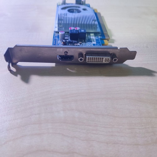 AMDRadeon R7 240 GPU 2GB VRAM DDR3 μεταχειρισμένο, χωρίς ανεμιστήρα