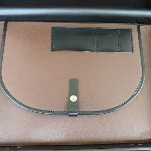 Vintage attaché case black, like new with keys