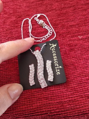 Jewelry set modern pendant and earrings silver with white rhinestones new