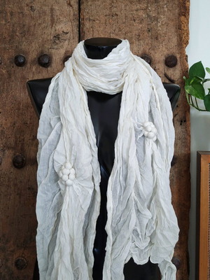 Coquette Sisley scarf ecru like new with shirred details