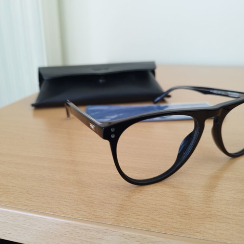 Levi's glasses frame like new