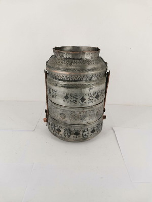 Chestnut 3 used ornate engraved cases from 1850