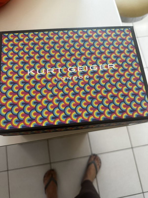 Παιδικά παπούτσια Kurt Geiger σαν καινούργια