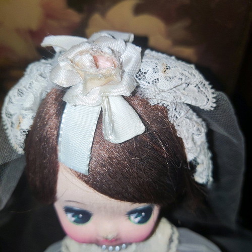 Vintage Sakura music dolls 70s used, bride wind-up music box