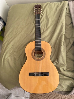 Hohner hc 03 classical guitar used with excellent case