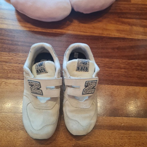 New Balance sneakers used, size 35, off-white
