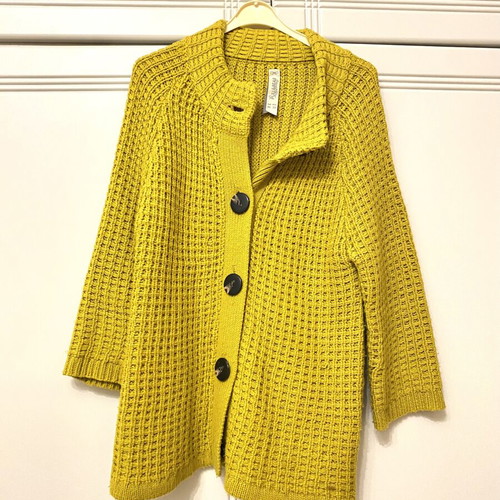 Pull&Bear wool mustard knit cardigan size M, like new