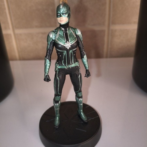 Captain Marvel figure like new