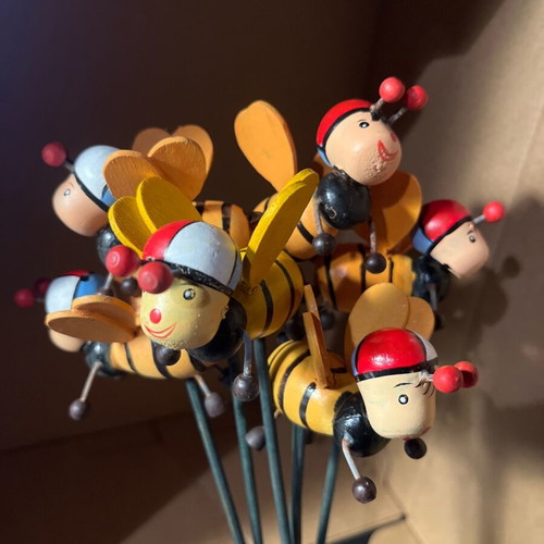 Wooden handmade old bees, set of 6 pieces
