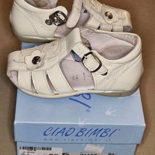 Ciao Bimbi children's sandals size 22 used, white with floral design