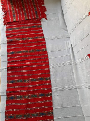 Set of 5 traditional woven warp runners like new