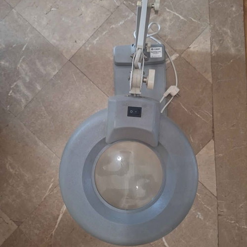 CT Brand Magnifying Lamp 5X like new, professional