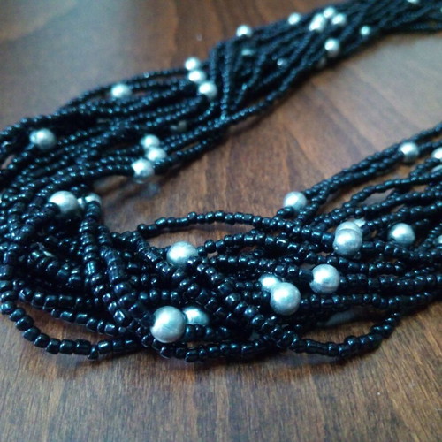 Statement bayadere layered necklace black-silver with braided glass beads strap like new