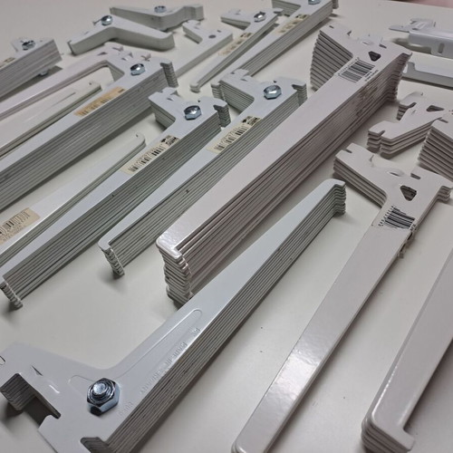 Metal Shelf Brackets used, pack of 138 pieces