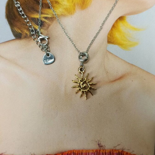 Steel sun necklace new with gold-plated element and chain