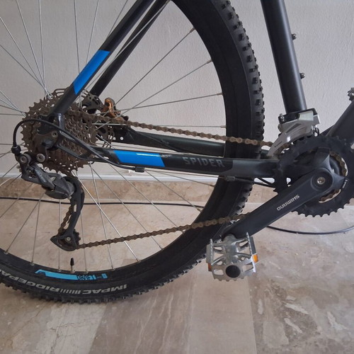 Kelly's Spider Mountain Bike 29 Inch used with disc brakes and pump