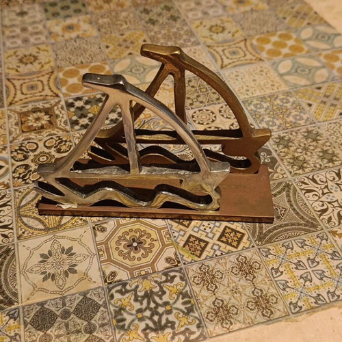 Metal napkin holder modern, like new