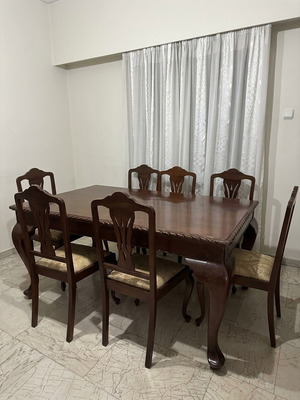 Σκαλιστή τραπεζαρία από μασίφ ξύλο καρυδιάς με 6 καρέκλες, 160x100 εκ.