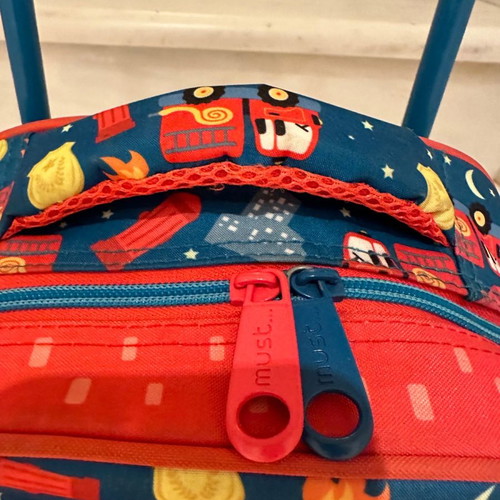 School toddler backpack used with wheels and handle by Moustakas