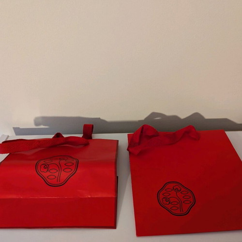 Shiseido bags like new pack of 2 small size