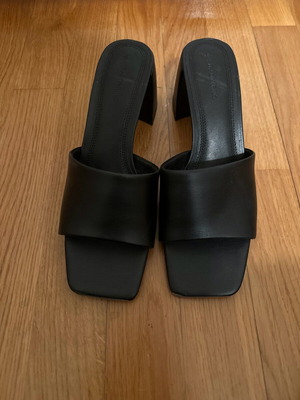 stradivarius mule