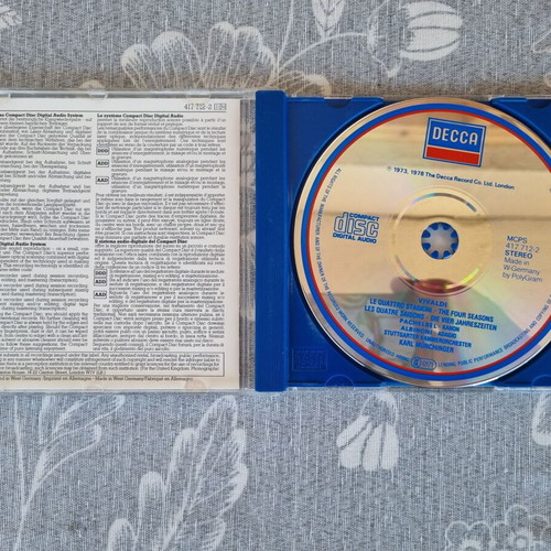 Vivaldi The Four Seasons Pachelbel Kanon CD like new