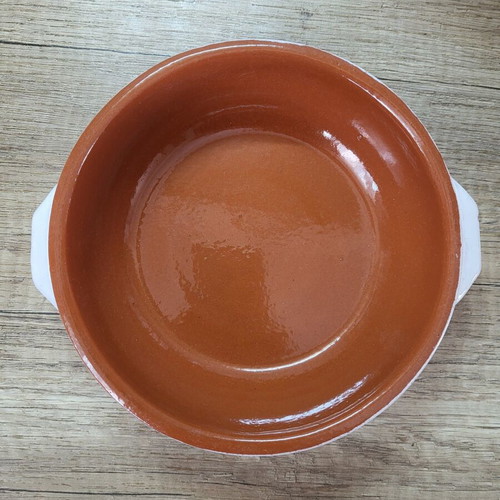 Heat-Resistant Cookware Like New, Ideal for Cooking and Decoration