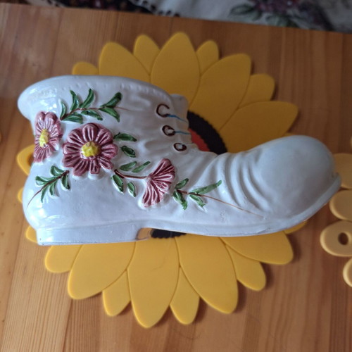 Ceramic boot-shaped flowerpot like new, handmade, 8x16x7 cm