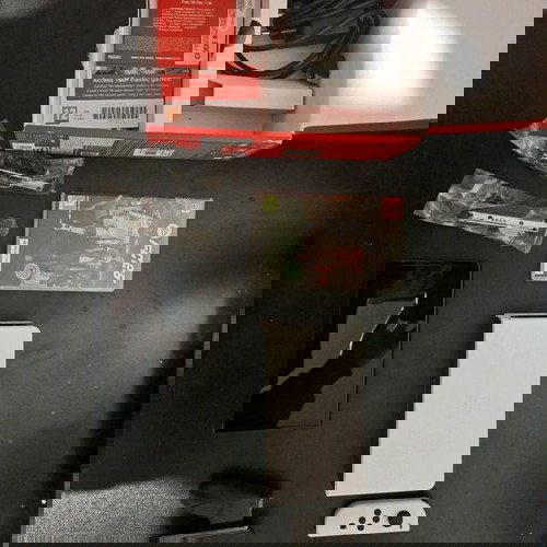 Nintendo Switch OLED употребяван, бял с FIFA 26 и аксесоари