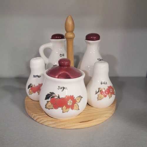 Set for oil, vinegar, sugar and salt pepper with wooden base new 5 pieces