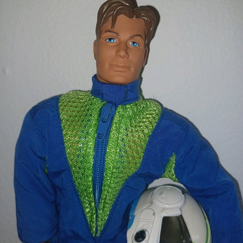 Max Steel figure used, in good condition, missing shoes
