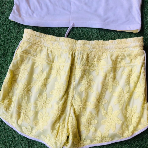 Southbeach set shorts-top S like new, yellow lace design