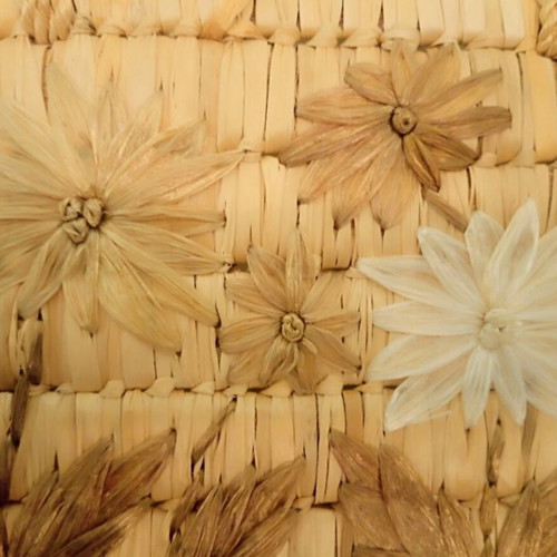 Vintage straw purse with raffia flowers like new, beige