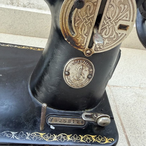 Singer sewing machine 1933