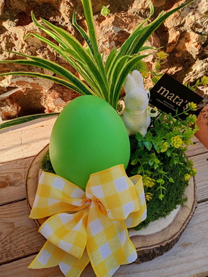 Easter decoration with bunny and egg handmade Mata’s