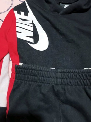 Nike φόρμα αγοριού 2 ετών σαν καινούργια με φούτερ και παντελόνι