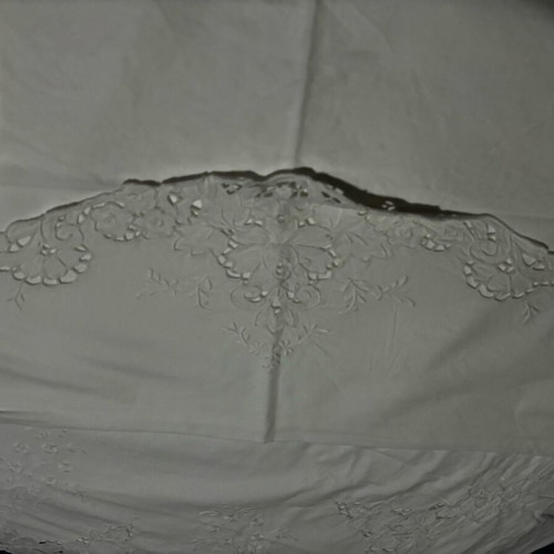 Bed sheet 2.30x2.70 with two pillowcases 50x75 like new