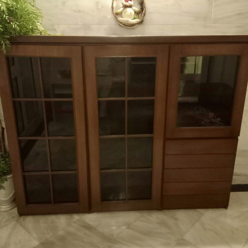 Showcase furniture with lighting like new, 3 pieces