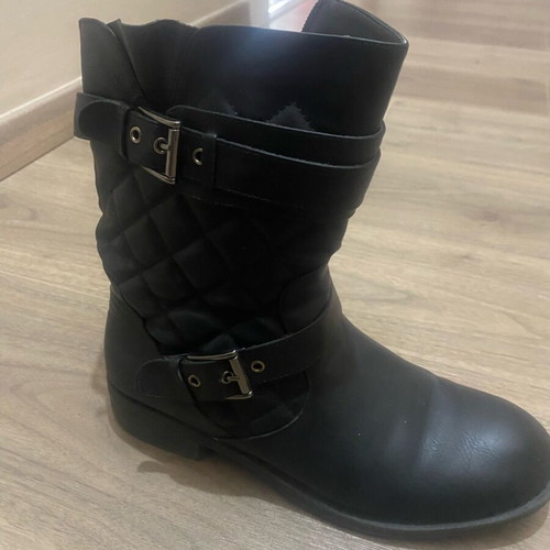 Women's boots used, size 40 fitting 41
