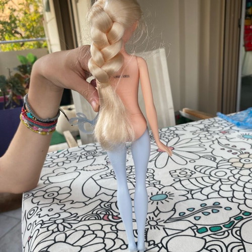 Elsa doll like new without clothes