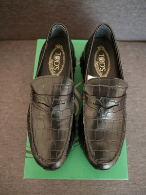 Tod's black calf leather loafers new