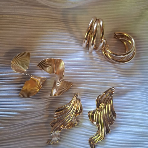 Earrings set of 3 pairs new, gold tone